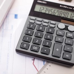 得力 1558 双电源语音计算器 太阳能语音计算机