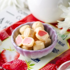 UHA/悠哈 特浓牛奶糖300g 草莓味味觉糖结婚喜糖糖果休闲零食品