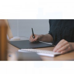 Wacom 数位板手绘板影拓Pro 中号触控Intuos专业电子绘板 PTH-660