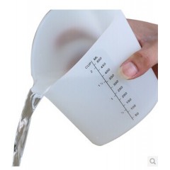 千团精工 爱心形 加厚双刻度硅胶量杯 耐热量杯 烘培软量杯 500ml