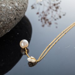 潮宏基  吾爱-臻情 18k黄金珍珠吊坠项链女彩金锁骨链 U