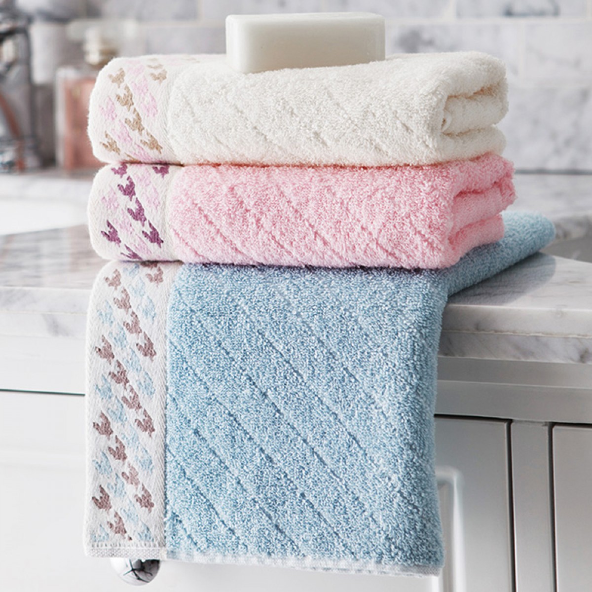 洁丽雅（Grace）毛巾家纺 新疆棉千鸟格洗脸加厚吸水擦脸洁面巾 三条装 红/兰/米 单位：组