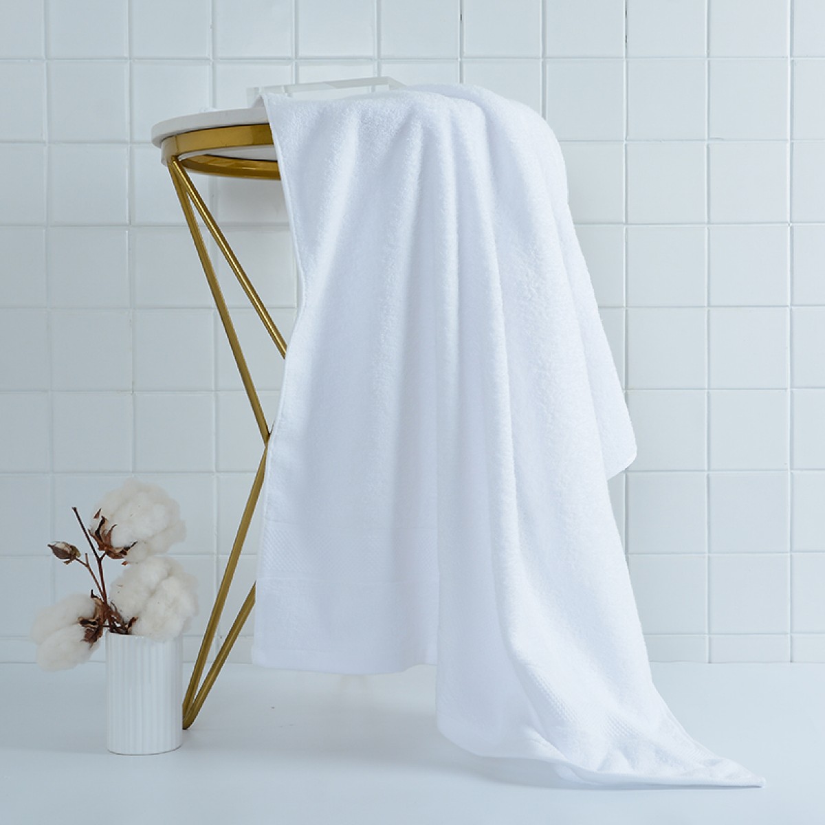 洁丽雅（Grace）纯棉5A级抗菌防螨白色浴巾加大加男女士吸水酒店速干大浴巾单条装 白色 单位：条